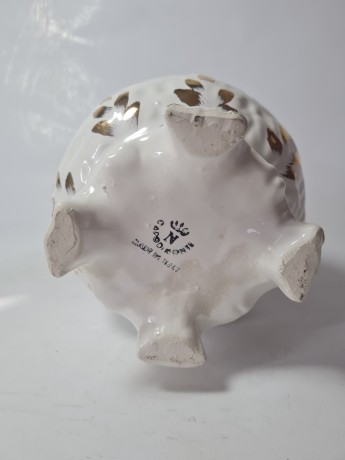 Capodimonte Ваза с фактурным узором, позолотой и цветами, 23см х 12см, Италия, 1960-70гг.