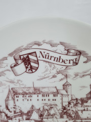 Тарелка декоративная винтажная Mitterteich Bavaria &quot;Нюрнберг. 10 лет верности&quot;, сувенирная, фарфор, 24.5 см, Германия, 1980-90гг.