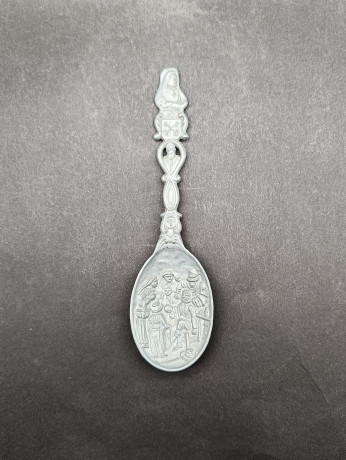 Ложка винтажная Jan Steen Pewter, сувенирная, с объемным декором, фигурками на ручке, олово, 17.5 см, Голландия, 1950-60гг.