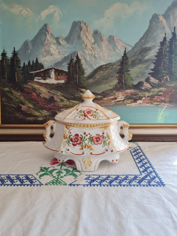 Сухарница винтажная большая Bassano с цветочным рисунком, ручная роспись, фарфор, 25 x 21 см, Италия, 1960-70гг.