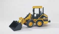 Bruder BRUDER 02441 CAT Kompakt-Gelenkradlader Компактный колесный погрузчик с шарнирно-сочлененной рамой BRUDER 02441 CAT