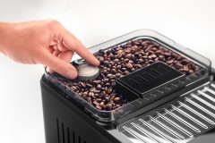 De'Longhi De'Longhi Kaffeevollautomat Eletta Explore ECAM 450.55 G, Grau, inkl. Pflegeset im Wert von € 31,99 UVP  Полностью автоматическая кофемашина De'Longhi Eletta Explore ECAM 450.55 G, серая, включая наор для ухода, рекомендуемая розничная цена 31,9