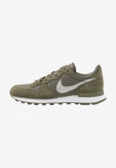Nike Sportswear INTERNATIONALIST Sneaker low med olive/white INTERNATIONALIST Низкие кроссовки женские средний оливковый/белый