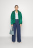 Tommy Hilfiger FEMININE Down jacket prep green ЖЕНСКОЕ Пуховик подготовка зеленый