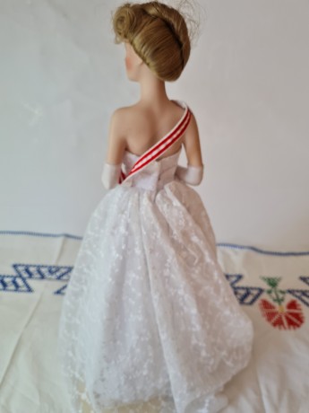 FRANKLIN HEIRLOOM DOLLS Фарфоровая Коллекционная Кукла в белом платье, 44см х 20 см, 1980-90гг.