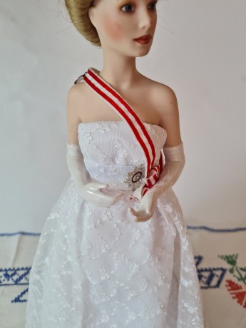 FRANKLIN HEIRLOOM DOLLS Фарфоровая Коллекционная Кукла в белом платье, 44см х 20 см, 1980-90гг.