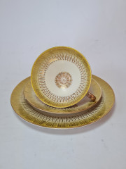 Winterling Marktleuthen Bavaria Чайное фарфоровое трио с обильной позолотой на желтом фоне, Германия, 1960-70гг.
