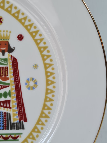 Тарелка декоративная винтажная H&C Selb Heinrich Bavaria, белый фарфор с разноцветным изображением трех королей, 24,5 x 2,5 см, Германия, 1960-70гг.