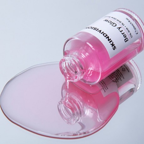 SkinDivision Berry Glow – 12 % AHA + 1 % BHA Glow Serum Berry Glow 12% AHA + 1% BHA Сыворотка для сияния кожи