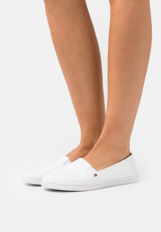 Tommy Hilfiger ESSENTIAL KESHA  Trainers white ESSENTIAL KESHA Кроссовки белый