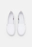 Tommy Hilfiger ESSENTIAL KESHA  Trainers white ESSENTIAL KESHA Кроссовки белый