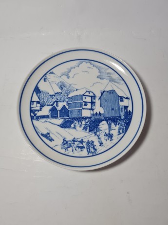 Hutschenreuther 1814 Набор из 3-х тарелок в зимней тематике, 3 х 20см, Германия, 1970-80гг.