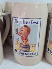 Немецкая пивная кружка винтажная Lovenbrau / Oktoberfest с изображением льва, керамика, 12 шт., 0.5 л, 15 см, Германия, 1970-80гг.