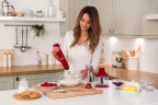RUSSELL HOBBS RUSSELL HOBBS Stabmixer Desire 3in1 24700-56, 500 W, 2 Geschwindigkeitsstufen, Edelstahlmesser, spulmaschinengeeignet  Ручной блендер RUSSELL HOBBS Desire 3in1 24700-56, 500 Вт, 2 уровня скорости, лезвие из нержавеющей стали, можно мыть в по