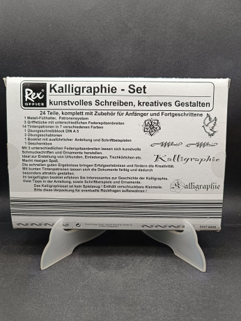 Набор для каллиграфии винтажный Rex Office с прописями, в заводской упаковке, 16 предметов, перьевые ручки и стержни, 23.5 х 17 см, Германия, 1980-90гг.