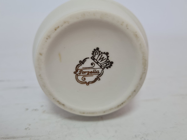 Ваза винтажная PWB Porzellan Bavaria, белый фарфор с гербом Хильдесхайм, красным и золотым декором, 21 x 6 см/5 см, Германия, 1960-70гг.