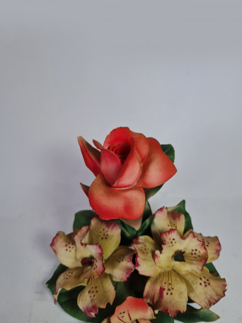 Capodimonte Italy Декоративная фигурка "Роза и лилии с листьями", 15см x 15см, Италия, 1960-70гг.