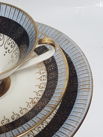 Чайное трио винтажное Edelstein Bavaria, в бело-голубых тонах с золотистым орнаментом, фарфор, Германия, 1960-70гг.