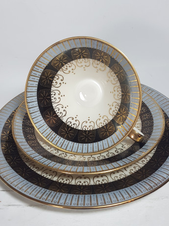 Чайное трио винтажное Edelstein Bavaria, в бело-голубых тонах с золотистым орнаментом, фарфор, Германия, 1960-70гг.