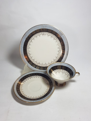 Чайное трио винтажное Edelstein Bavaria, в бело-голубых тонах с золотистым орнаментом, фарфор, Германия, 1960-70гг.