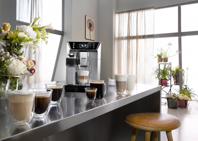 De'Longhi De'Longhi Kaffeevollautomat PrimaDonna Class ECAM 550.85.MS, silber Полностью автоматическая кофемашина De'Longhi PrimaDonna Class ECAM 550.85.MS, серебристый