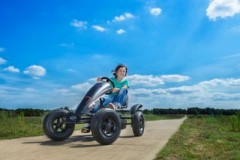 BERG Go-Kart mit XL-Rahmen Black Edition Schwarz mit Dreigangschaltung ab 5 Jahren Карт с рамой XL Black Edition Black с трехступенчатой ??коробкой передач от 5 лет