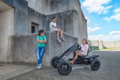 BERG Go-Kart mit XL-Rahmen Black Edition Schwarz mit Dreigangschaltung ab 5 Jahren Карт с рамой XL Black Edition Black с трехступенчатой ??коробкой передач от 5 лет