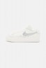 Nike Sportswear BLAZER PLATFORM Sneaker low sail/metallic silver BLAZER PLATFORM Низкие кроссовки женские парус/серебристый металлик