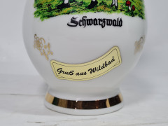 Ваза винтажная Grub aus Wildbad &quot;Влюбленная пара в Шварцвальде&quot;, фарфор, 17 см, Германия, 1960-70гг.
