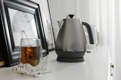 De'Longhi De'Longhi Wasserkocher Distinta KBI 2001.S, 1,7 l, 2000 W  Чайник De&amp;#39;Longhi Distinta KBI 2001.S, 1,7 л, 2000 Вт