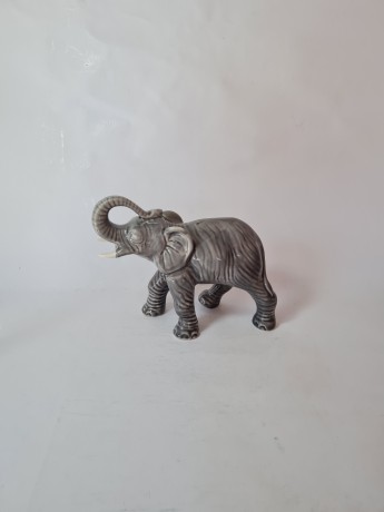 Sitzendorfer Фарфоровая статуэтка "Слон", серая, 18см х 23см, Германия, 1970-80гг.