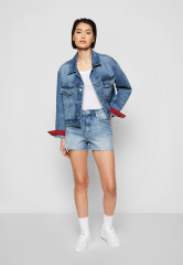 Tommy Hilfiger TOMMY HILFIGER X SHAWN MENDES Denim jacket hero indigo TOMMY HILFIGER X SHAWN MENDES Джинсовая куртка герой индиго