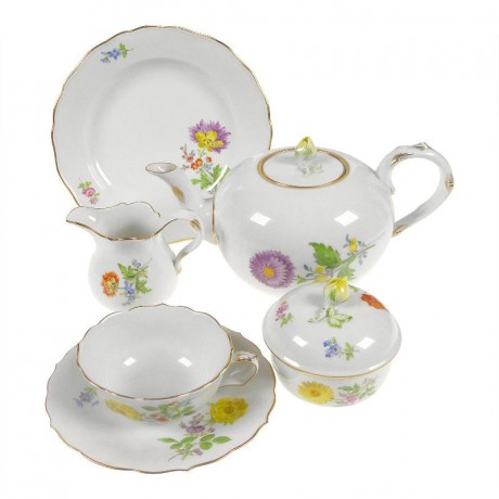 Meissen Meissen  'Neuer Ausschnitt - Blume 2 schrag bunt mit Goldrand' Teeservice 6 Personen 21-tlg. Meissen "New cut - 2 цветка по диагонали разноцветные с золотой каймой" чайный сервиз на 6 персон, 21 предмет.
