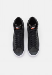 Nike Sportswear BLAZER MID 77 Sneaker high black/white BLAZER MID 77 Высокие кроссовки женские черно-белый