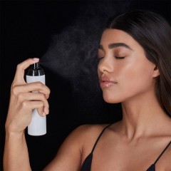 Hourglass Veil™ Soft Focus Setting Spray 120 ml Veil™ Фиксирующий спрей для мягкого фокуса