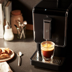 Tchibo Tchibo Kaffeevollautomat Esperto Caffe fur Caffe Crema und Espresso, Anthrazit, Herausnehmbare Bruheinheit  Полностью автоматическая кофемашина Tchibo Esperto Caffe для приготовления крема и эспрессо, антрацит, съемный заварочный блок