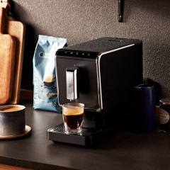 Tchibo Tchibo Kaffeevollautomat Esperto Caffe fur Caffe Crema und Espresso, Anthrazit, Herausnehmbare Bruheinheit  Полностью автоматическая кофемашина Tchibo Esperto Caffe для приготовления крема и эспрессо, антрацит, съемный заварочный блок