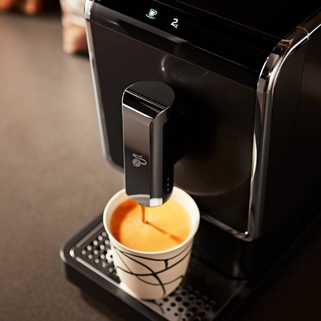 Tchibo Tchibo Kaffeevollautomat Esperto Caffe fur Caffe Crema und Espresso, Anthrazit, Herausnehmbare Bruheinheit  Полностью автоматическая кофемашина Tchibo Esperto Caffe для приготовления крема и эспрессо, антрацит, съемный заварочный блок