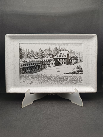 Поднос винтажный Karlsruhe "Проспект Лангетштайнбахера в 1725 году", майолика, кракелюр / чб декор, керамика, 30 х 19 см, Германия, 1970-80гг.