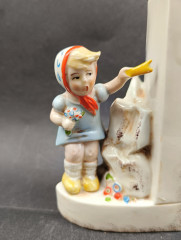 Статуэтка винтажная German Porcelain &quot;Девочка с букетиком цветов&quot;, фарфор, 13 см, Германия, 1960-70гг.