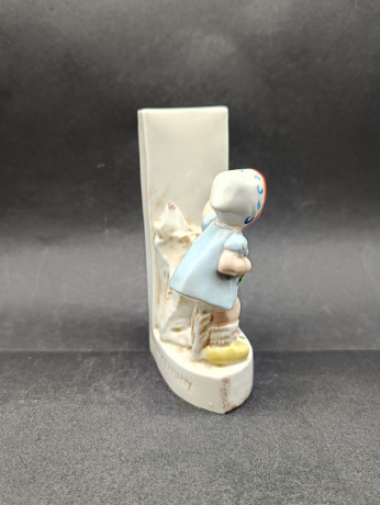 Статуэтка винтажная German Porcelain "Девочка с букетиком цветов", фарфор, 13 см, Германия, 1960-70гг.