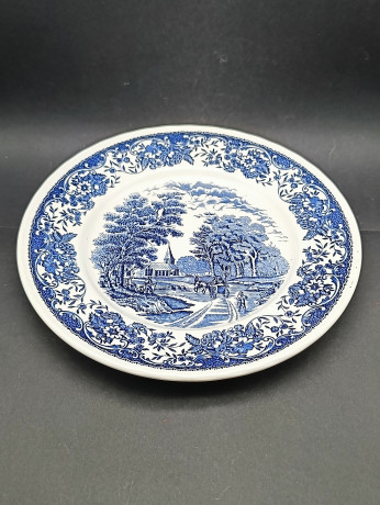 Тарелка винтажная Royal Tudor Ware / Staffordshire England, Коллекция "Olde England", фарфор, 25 см, Великобритания, 1960-70гг.
