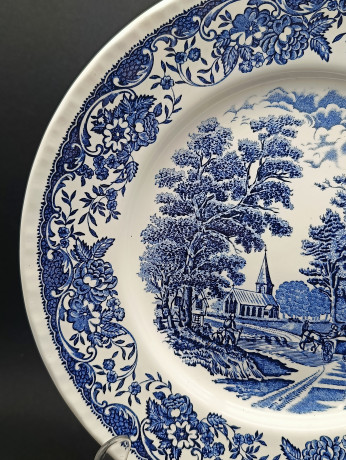 Тарелка винтажная Royal Tudor Ware / Staffordshire England, Коллекция "Olde England", фарфор, 25 см, Великобритания, 1960-70гг.