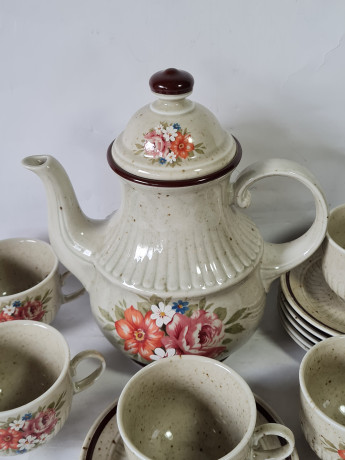 Набор чайный винтажный Winterling Marktleuthen Bavaria в бежевых тонах с крапинками и яркими цветами: чайник, чашки и блюдца, керамика, Германия, 1960-70гг.