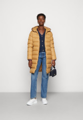 Tommy Hilfiger CL SORONA  Winter coat countryside khaki CL SORONA Зимнее пальто загородный хаки