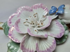Staffordschire China Декоративная фигурка &quot;Шикарный цветок с голубой бабочкой&quot;, 15см x 5см, Китай, 1960-70гг.