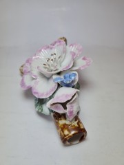 Staffordschire China Декоративная фигурка &quot;Шикарный цветок с голубой бабочкой&quot;, 15см x 5см, Китай, 1960-70гг.