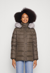 Tommy Hilfiger TYRA Down jacket army green TYRA Пуховик Армейский Зеленый