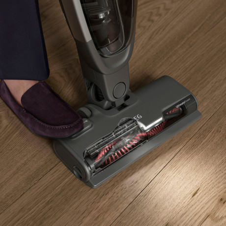 AEG AEG Akku-Hand-und Stielstaubsauger CLEAN OKO 6000 (AS62B25OKO), beutellos, 2in1, leise 79dB(A), 47 % Recyclingmaterial, bis zu 55 Min. Laufzeit Беспроводной ручной пылесос AEG CLEAN OKO 6000 (AS62B25OKO), без мешка, 2 в 1, тихий уровень шума 79 дБ(А)