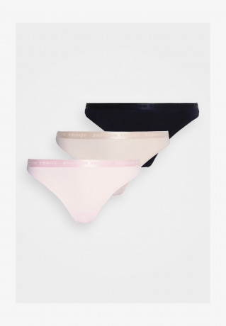 Tommy Hilfiger THONG 3 PACK Thong pink/feather white/desert sky НАБОР 3 КОМПЛЕКТА ТРЕНАЖЕЙ Стринги розовый/перо-белый/небо пустыни